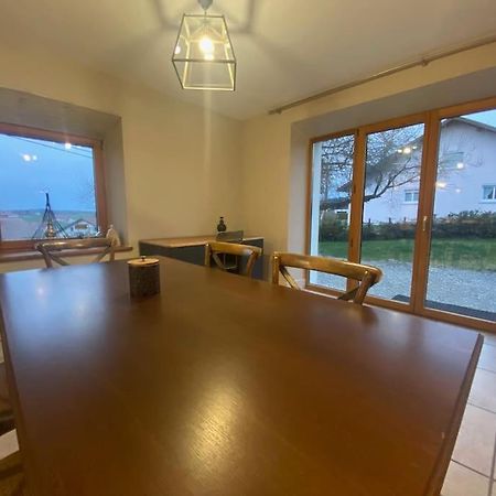 Logement Dans Maison + Exterieur Orchamps-Vennes Екстериор снимка