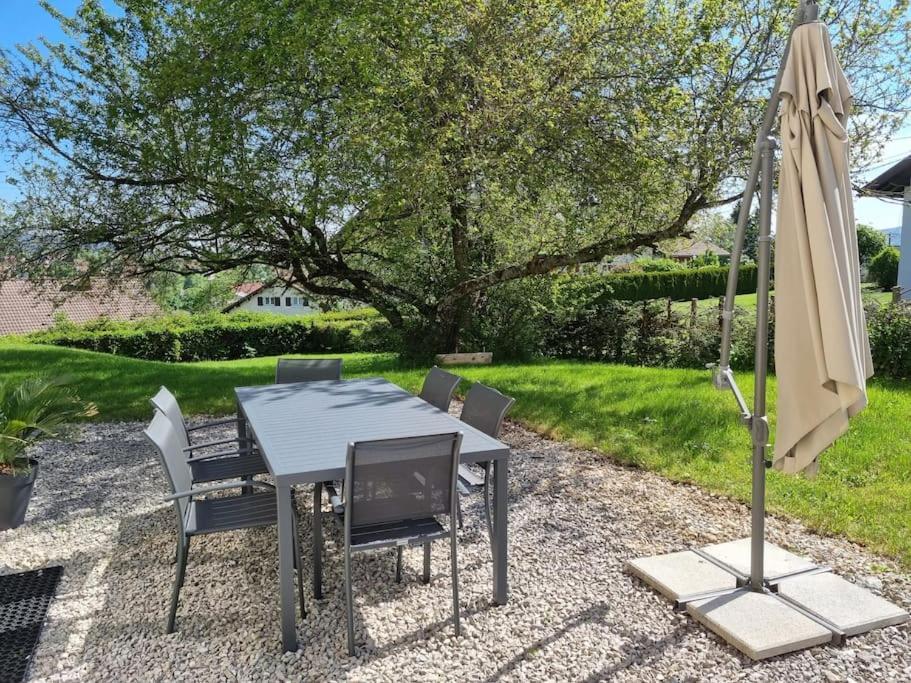 Logement Dans Maison + Exterieur Orchamps-Vennes Екстериор снимка