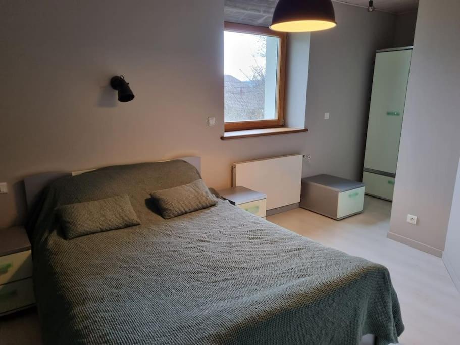 Logement Dans Maison + Exterieur Orchamps-Vennes Екстериор снимка