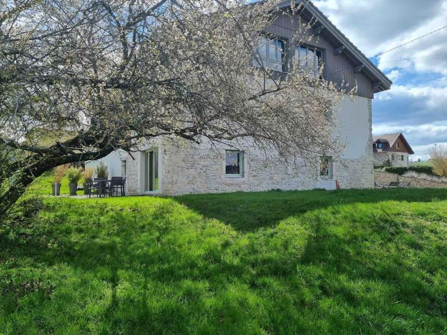 Logement Dans Maison + Exterieur Orchamps-Vennes Екстериор снимка