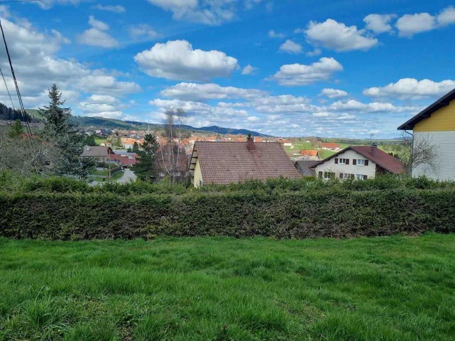 Logement Dans Maison + Exterieur Orchamps-Vennes Екстериор снимка