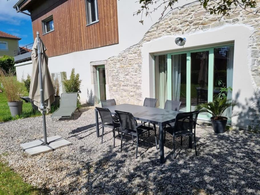 Logement Dans Maison + Exterieur Orchamps-Vennes Екстериор снимка