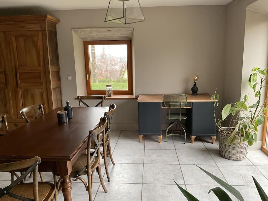 Logement Dans Maison + Exterieur Orchamps-Vennes Екстериор снимка